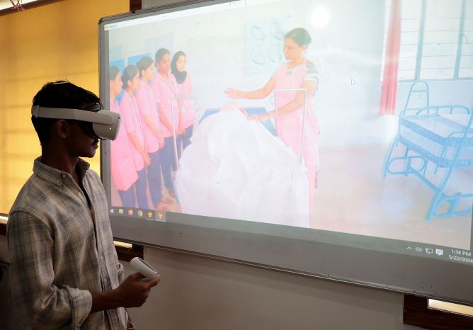 AJK College Launches BCA AR/VR Program and India's First AR/VR Experience Centre1